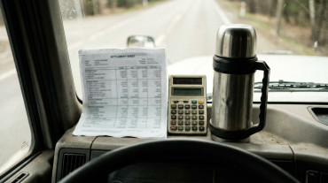 Truck Driver Pay Structures Explained: Per-Mile, Percentage & Hourly Compared