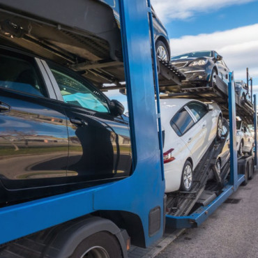 Instant car transport service quote formation and comparison