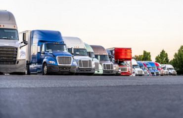 Truckers urge Biden to address dangerous shortage of safe truck parking