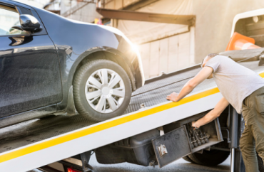 Things to consider before hiring car transporter company